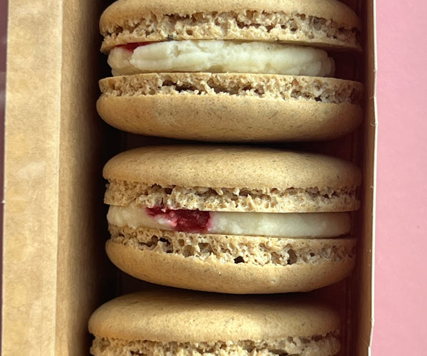 Macarons (cherry & vanilla)